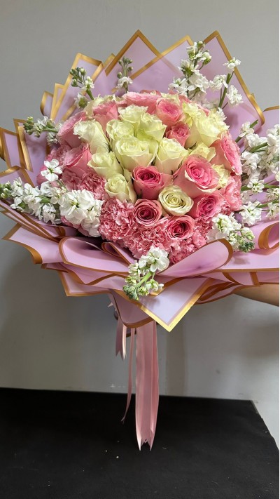 ELEGANS  41 PEMBE  BEYAZ GÜL BUKETİ