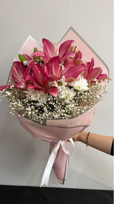 PEMBE LİLYUM VE PAPATYA BUKETİ