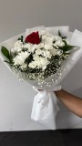 BEYAZ AMBALAJINDA PAPATYA GÜL BUKETİ