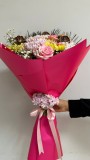 PEMBE BUKETTE RENKLİ MEVSİM BUKETİ