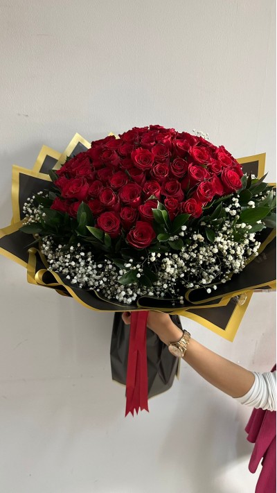 100 RED ROSES