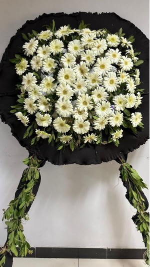 BEYAZ GERBERALARLA CENAZE ÇELENK