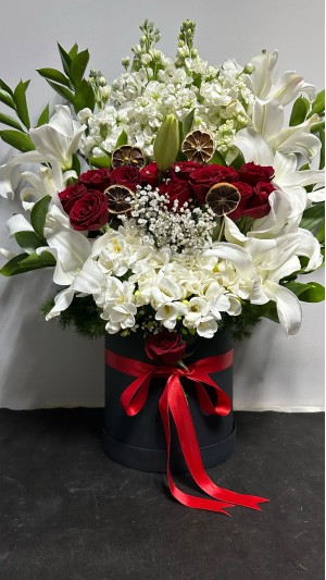 BLACK BOX FLOWERS