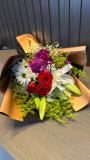 Crimson Touch Lilyum Gül Buketi