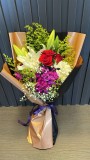 Crimson Touch Lilyum Gül Buketi