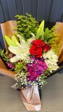 Crimson Touch Lilyum Gül Buketi
